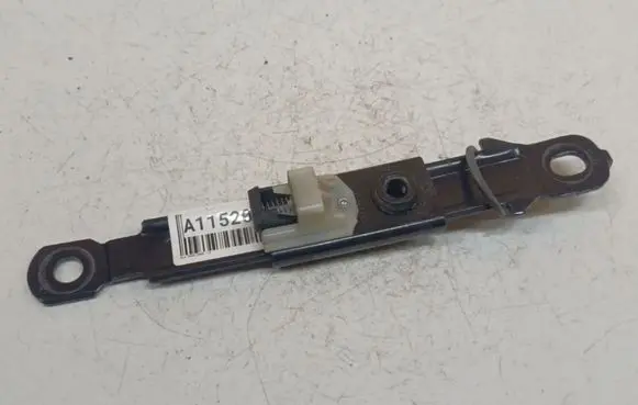 KIA Ceed Seat belt adjustment rail