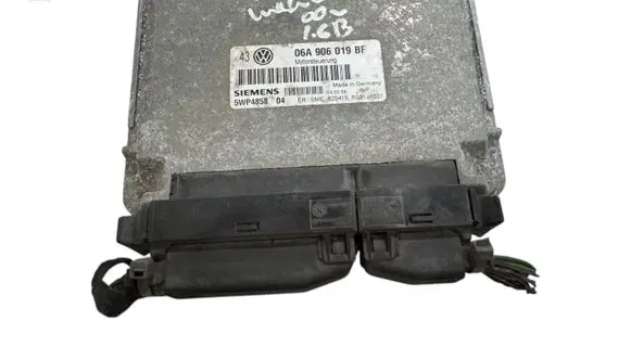 Volkswagen Golf IV Engine control unit/module 06A906019BF 5WP485804