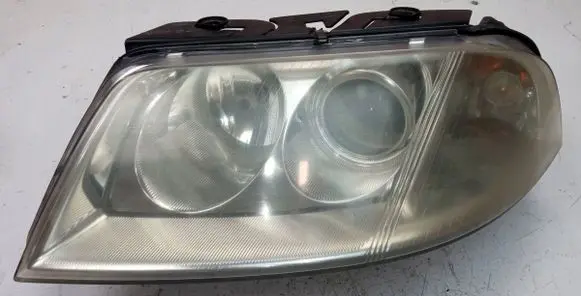 Volkswagen PASSAT B5.5 Headlight/headlamp 3B0941015AK