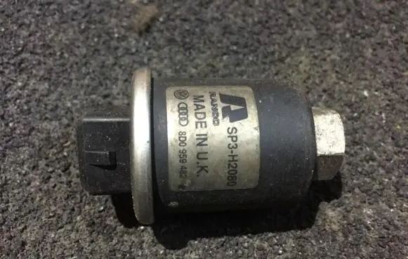 Volkswagen PASSAT B5 Air conditioning (A/C) pressure sensor 8d0959482 sp3-h2080