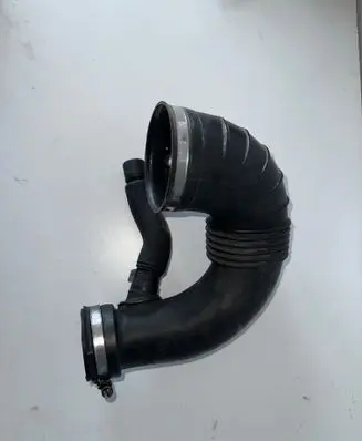 Mercedes-Benz E W211 Turbo air intake inlet pipe/hose A6470940097 85118755 LSA67103