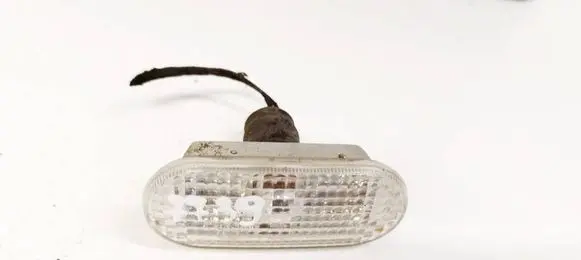 Volkswagen Golf IV Front fender indicator light 1J5949117A