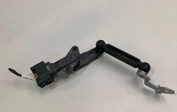 BMW X4 G02 Headlight/headlamp level sensor 6895467
