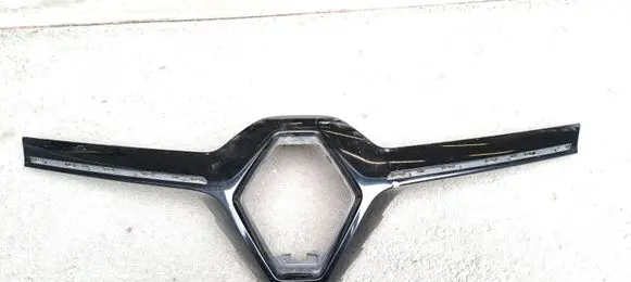 Renault Kadjar Front bumper upper radiator grill 623103685R