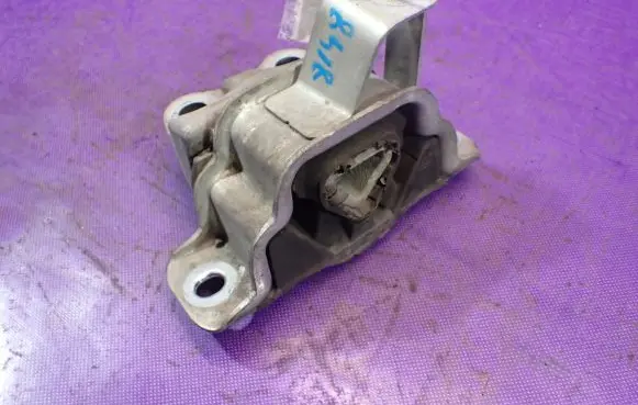 Fiat Linea Engine mount vacuum valve 