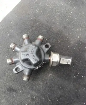 Renault Megane II Fuel main line pipe 8200379933 H8200334367 R9144Z070A