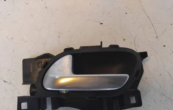 Rear door interior handle