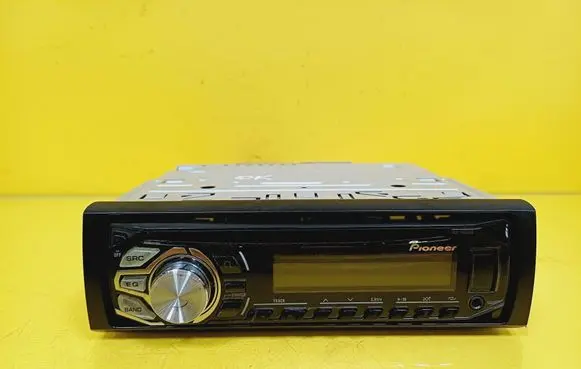 Audi A3 S3 8L Radio/CD/DVD/GPS head unit DEH-1600UB