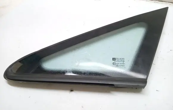 Opel Zafira B Front door vent window glass four-door 