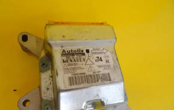 Renault Laguna II Airbag control unit/module 605487500 8200412021--A