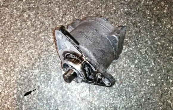 Alfa Romeo 147 Vacuum pump 46771105