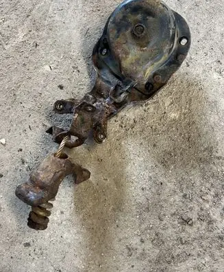 Land Rover Discovery 3 - LR3 Spare wheel mounting bracket 