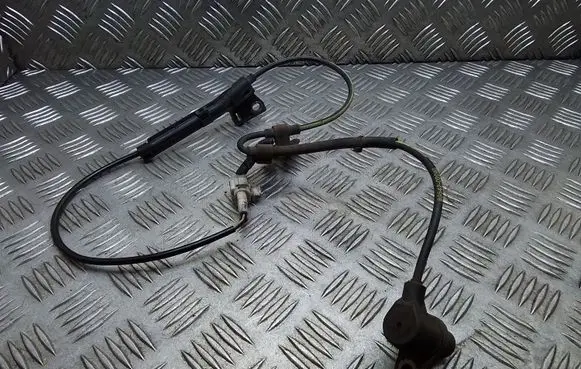 Toyota Avensis T250 ABS brake wheel speed sensor 8954202040