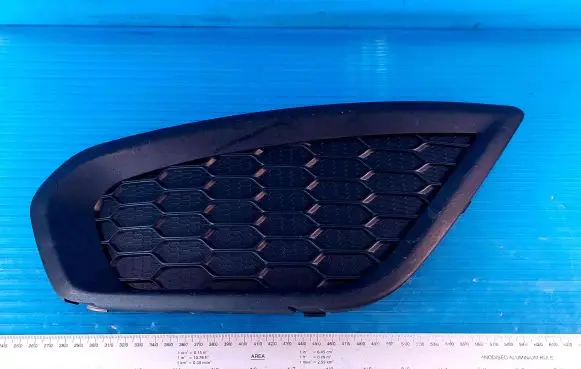 Volvo C30 Front fog light trim/grill 31298169