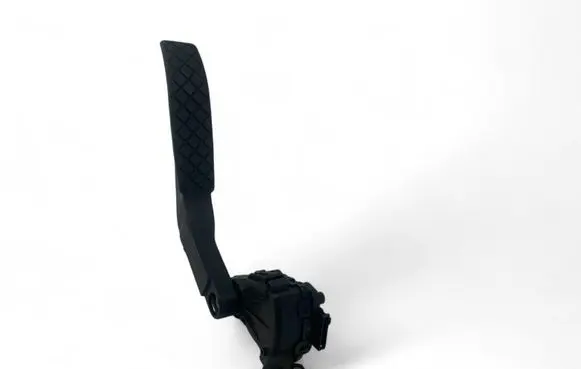 Volkswagen Touareg I Accelerator throttle pedal bracket 7L6721507
