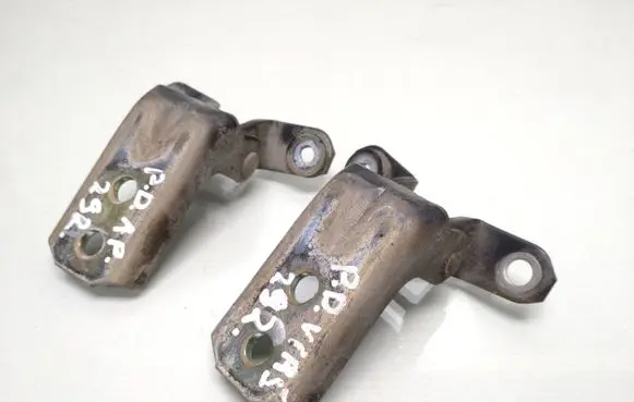 Suzuki Grand Vitara II Front door hinge set 
