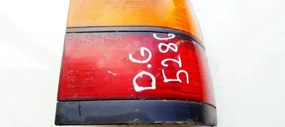 Volkswagen PASSAT B3 Rear/tail lights 333945112