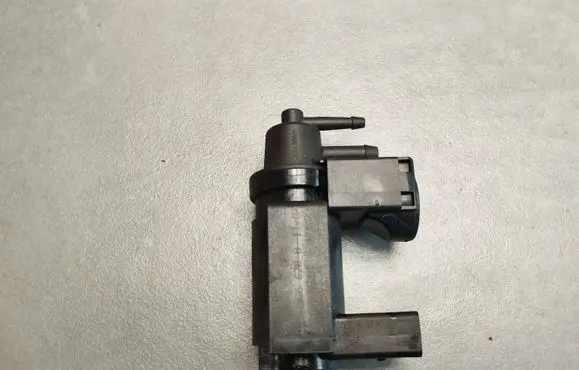 Audi Q7 4L Vacuum valve 059906628