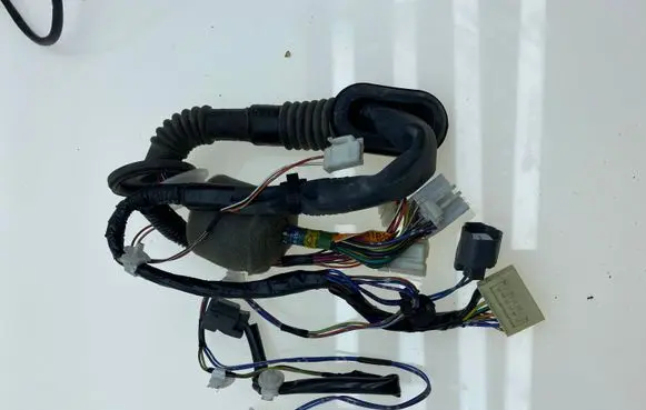 Subaru Outback Front door wiring loom 81820AG15B 81820AG