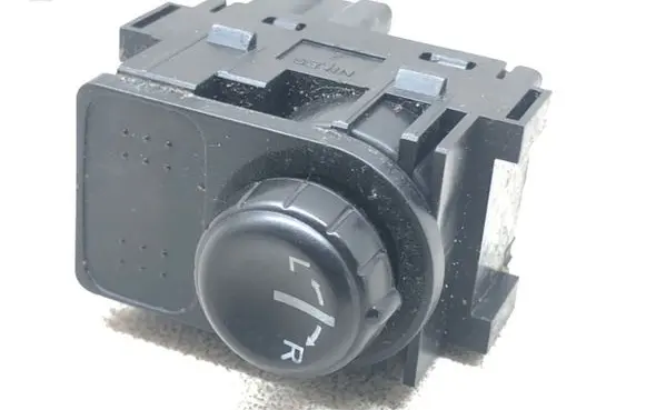 Nissan Sentra B16 Wing mirror switch