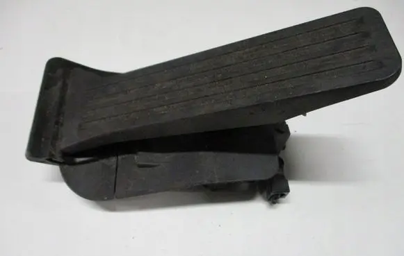 Mazda MX-5 NA Miata Accelerator throttle pedal GHK341600G