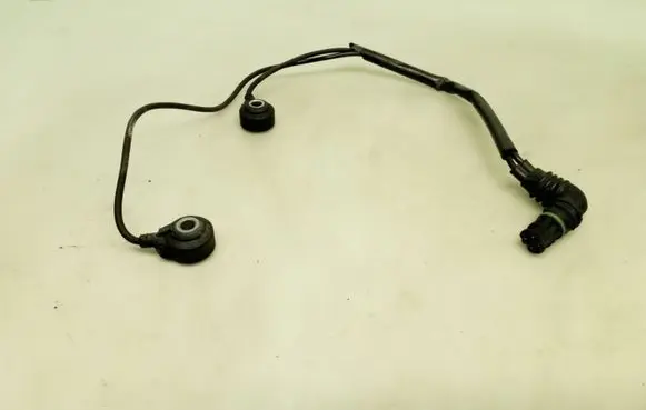 BMW 6 E63 E64 Detonation knock sensor 1709317 0261231136