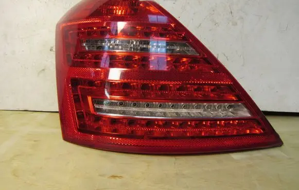 Mercedes-Benz S W221 Rear/tail lights A2218201364 E2431 587001