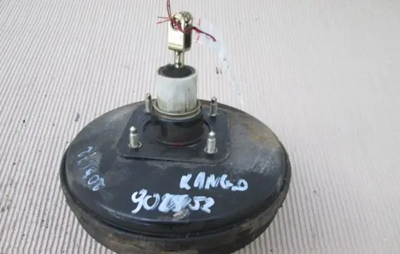 Renault Kangoo I Brake booster