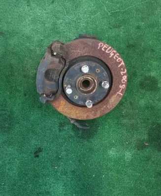 Peugeot 2008 I Front wheel hub spindle knuckle