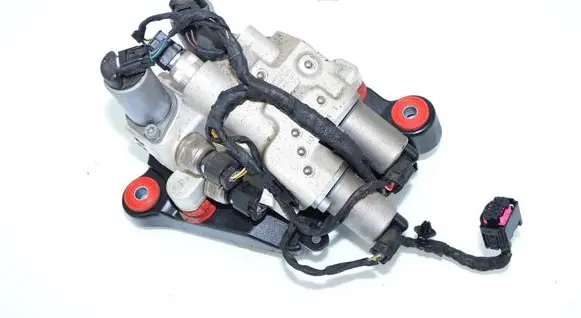 BMW 5 F10 F11 Air suspension compressor 6775258 37146775258 4077782