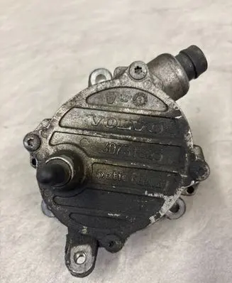 Volvo V70 Vacuum pump 30731825