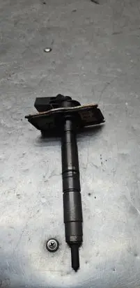 Audi A6 S6 C6 4F Fuel injector 03L130277