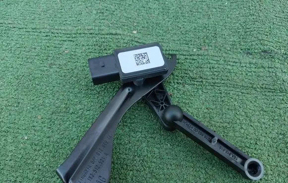 Volkswagen ID. Buzz Rear air suspension level height sensor 5WA907127 6PM012699 1N3512521A