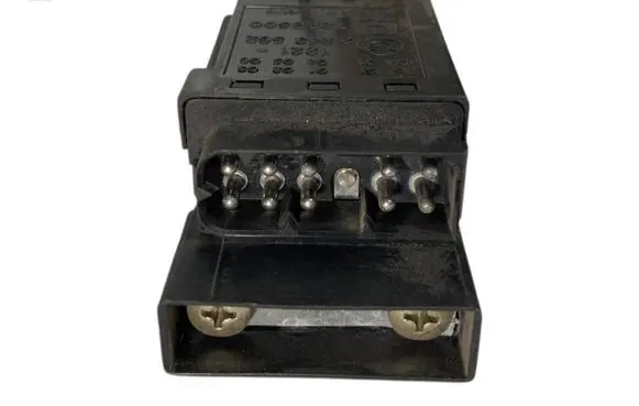 BMW 3 E36 Glow plug pre-heat relay 2243562 12211432059
