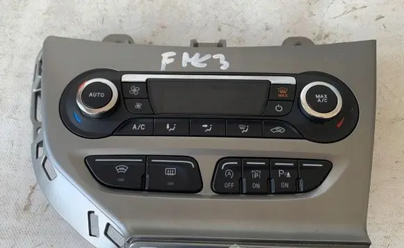 Ford Focus Climate control unit BM5T18C612CL