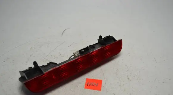 Nissan X-Trail T30 Third/center stoplight P1842