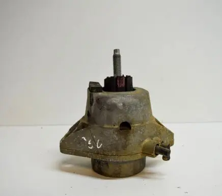 Chevrolet Camaro Engine mount bracket P23340399