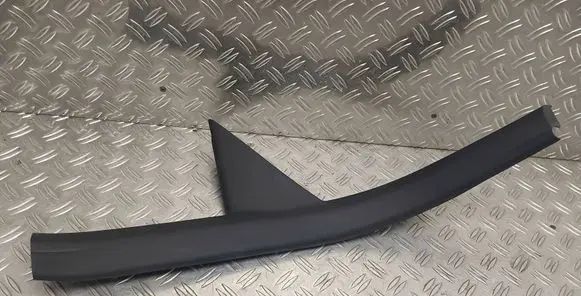 Toyota Avensis T270 Rear sill trim cover 6791805060