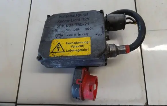 BMW 5 E39 Xenon control unit/module 5DV007760-21