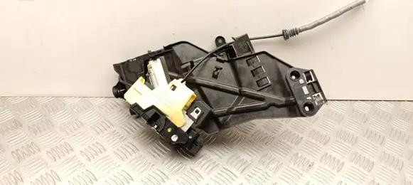 Volvo XC40 Rear door lock 32131410