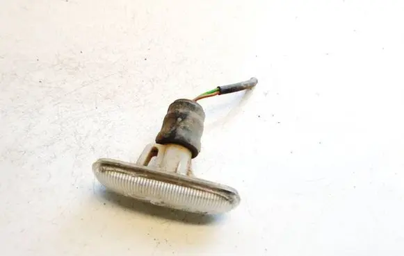 Audi A6 S6 C5 4B Front fender indicator light e26002