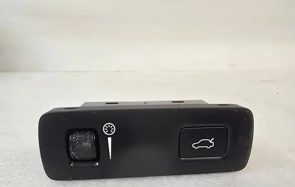 Volvo XC90 Tailgate/boot open switch button 31376510