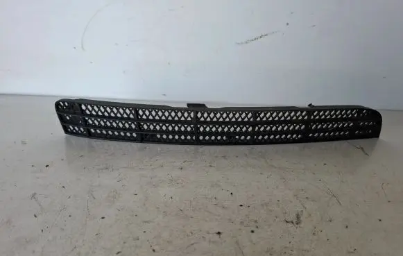 Volvo XC90 Front bumper lower grill 08662997
