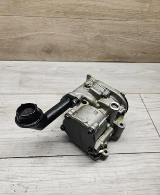 Volkswagen Golf VII Oil pump 04E145208D 190713 234729