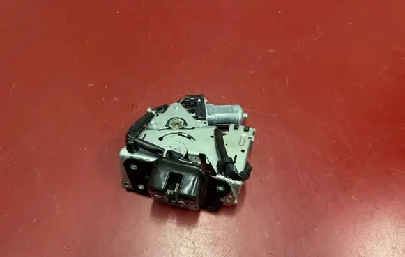 Chrysler Pacifica Tailgate/trunk/boot lock/catch/latch 