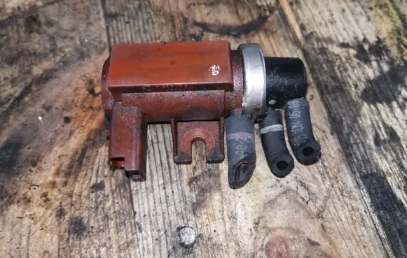 Citroen C4 Grand Picasso Turbo solenoid valve 9652570180