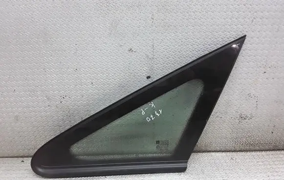 Opel Zafira B Front door vent window glass four-door 
