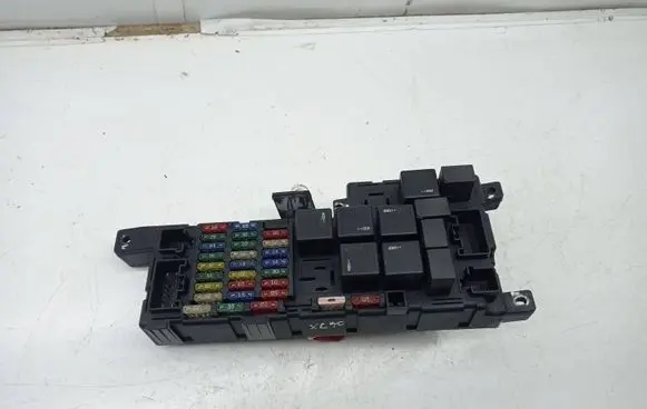 Volvo XC90 Fuse module 8678449 518826003