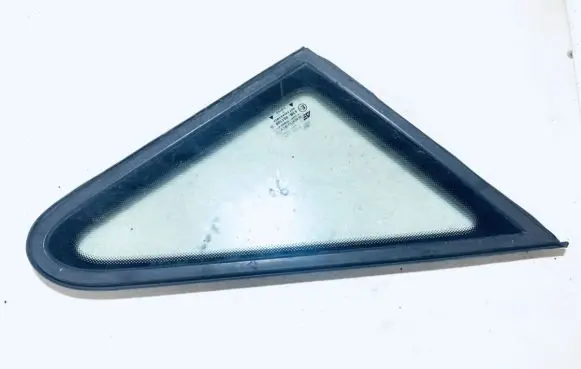 Volkswagen Sharan Front triangle window/glass 