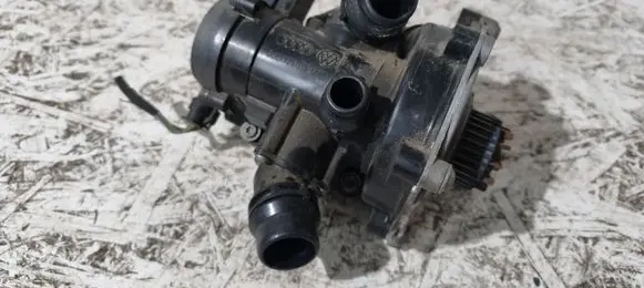 Audi A6 S6 C8 4K Water pump 06L12111